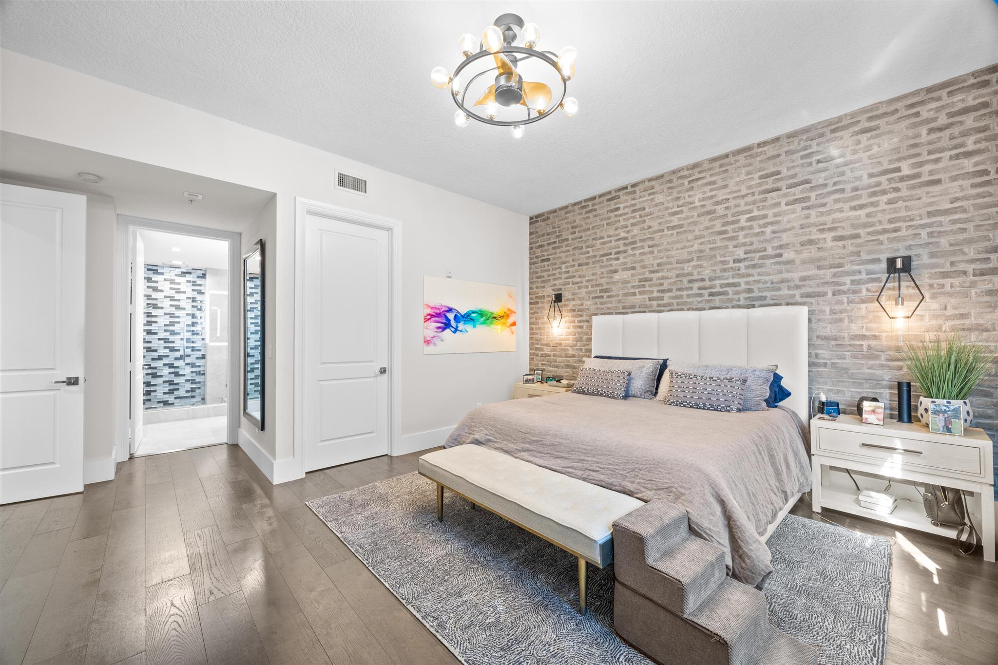 200 NE 2nd Avenue 207