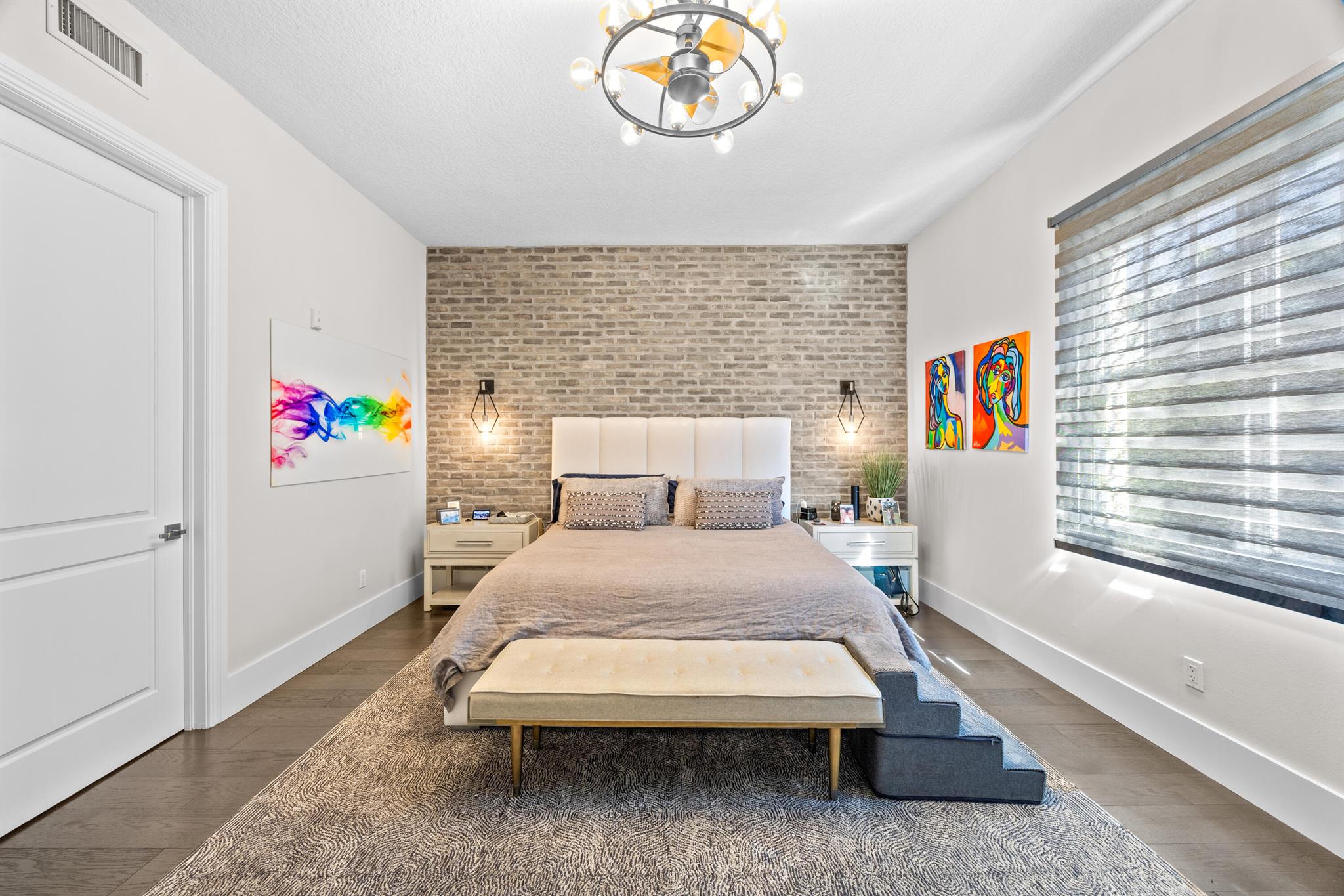 200 NE 2nd Avenue 207