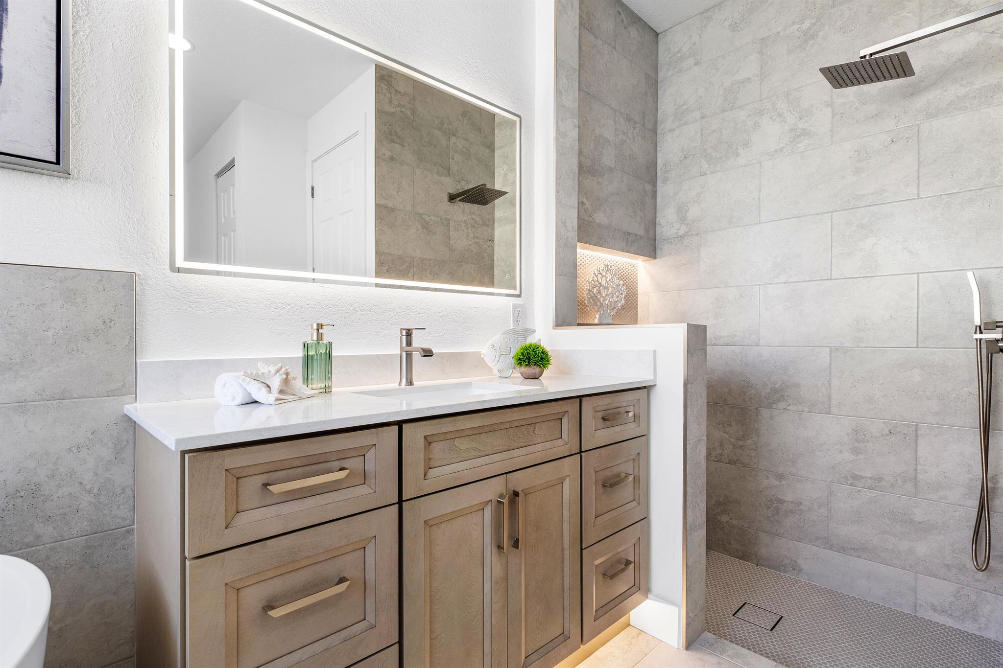 9508 Tivoli Isles Boulevard