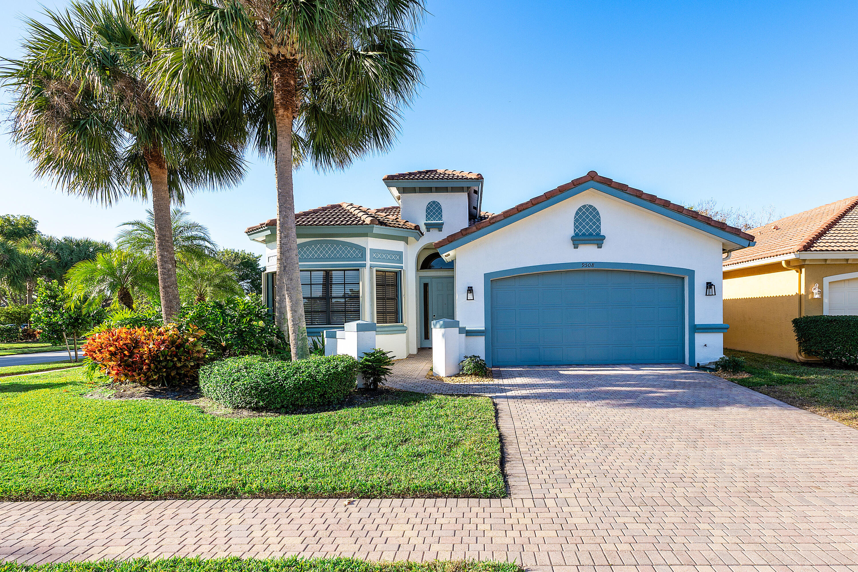 9508 Tivoli Isles Boulevard