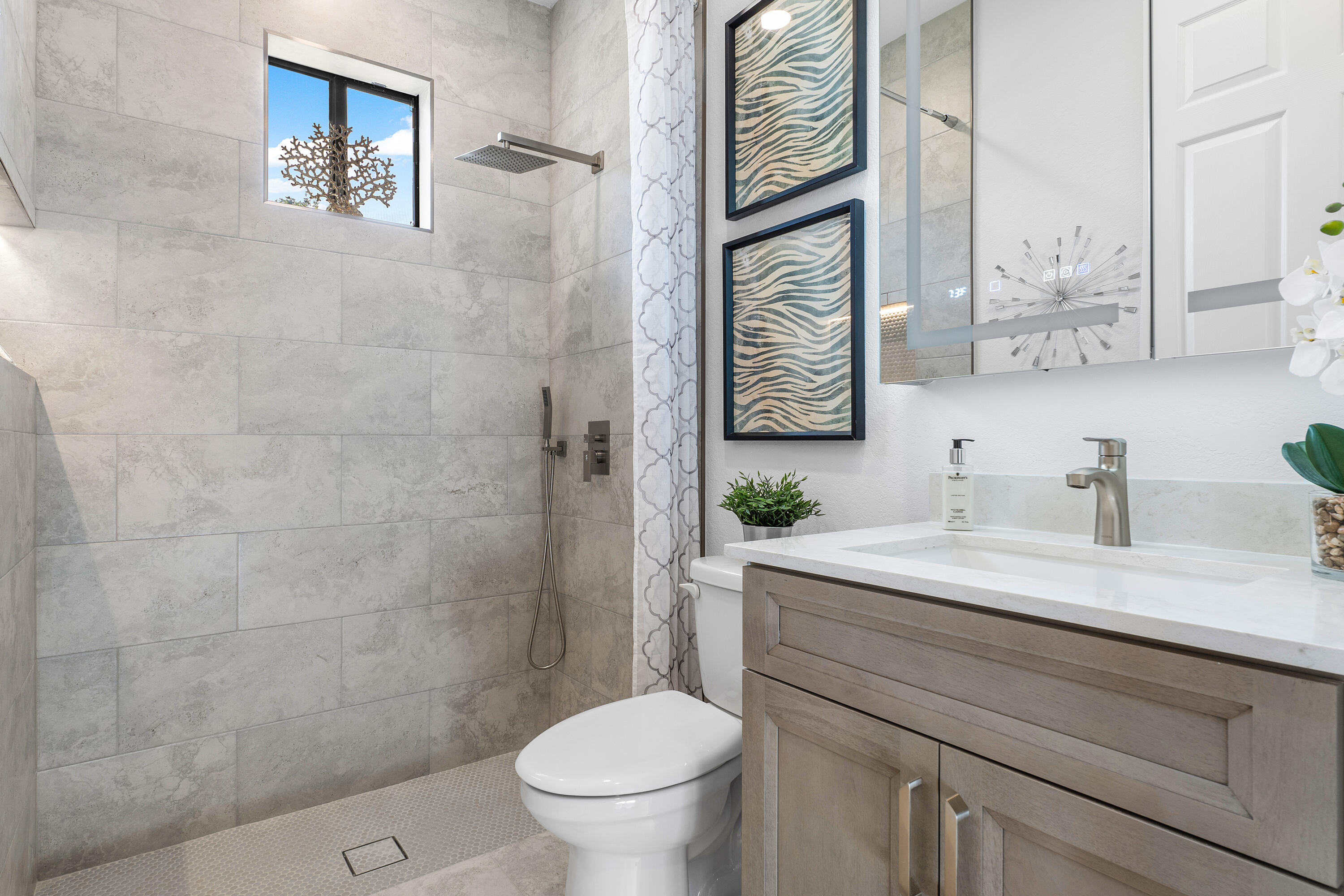 9508 Tivoli Isles Boulevard