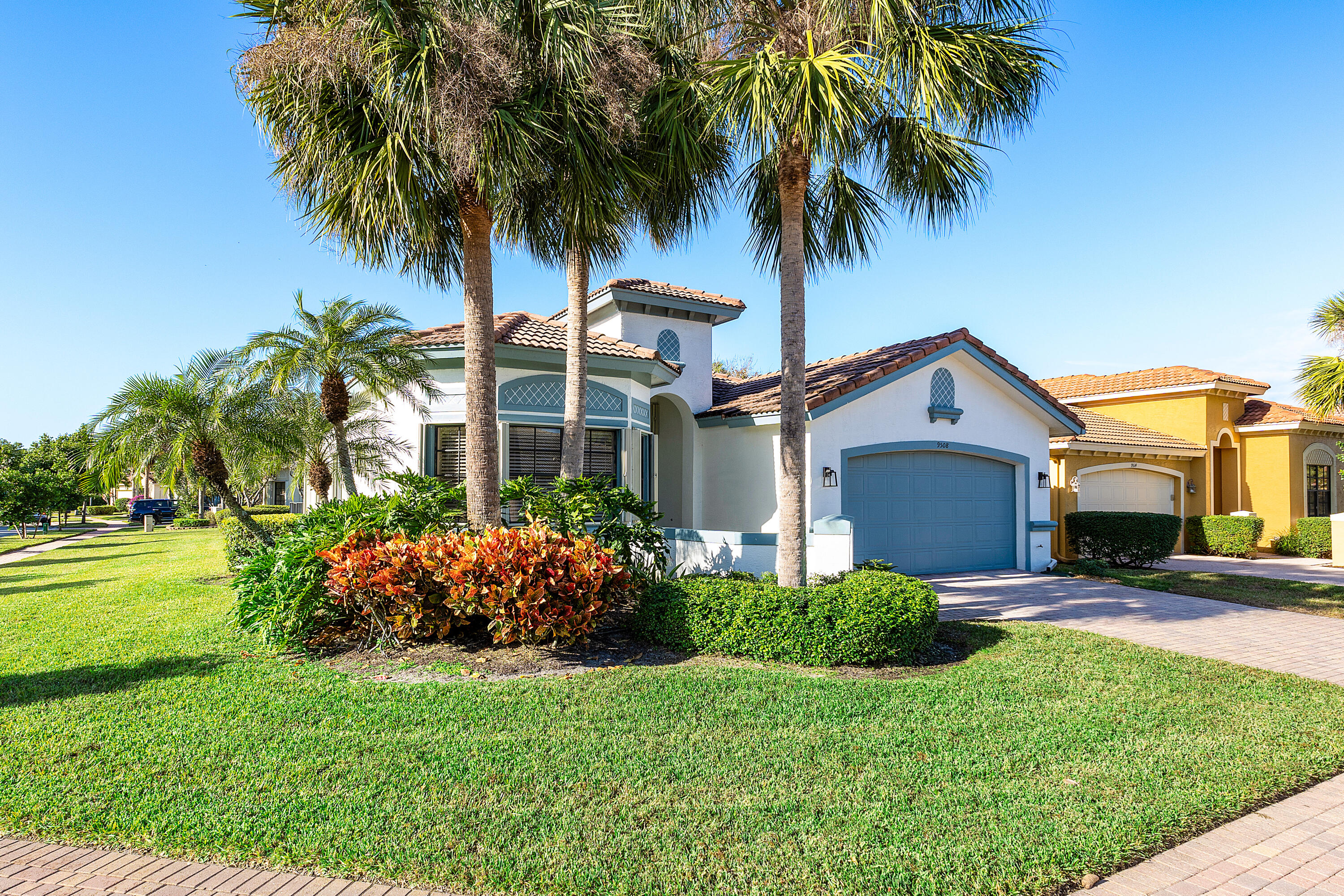 9508 Tivoli Isles Boulevard