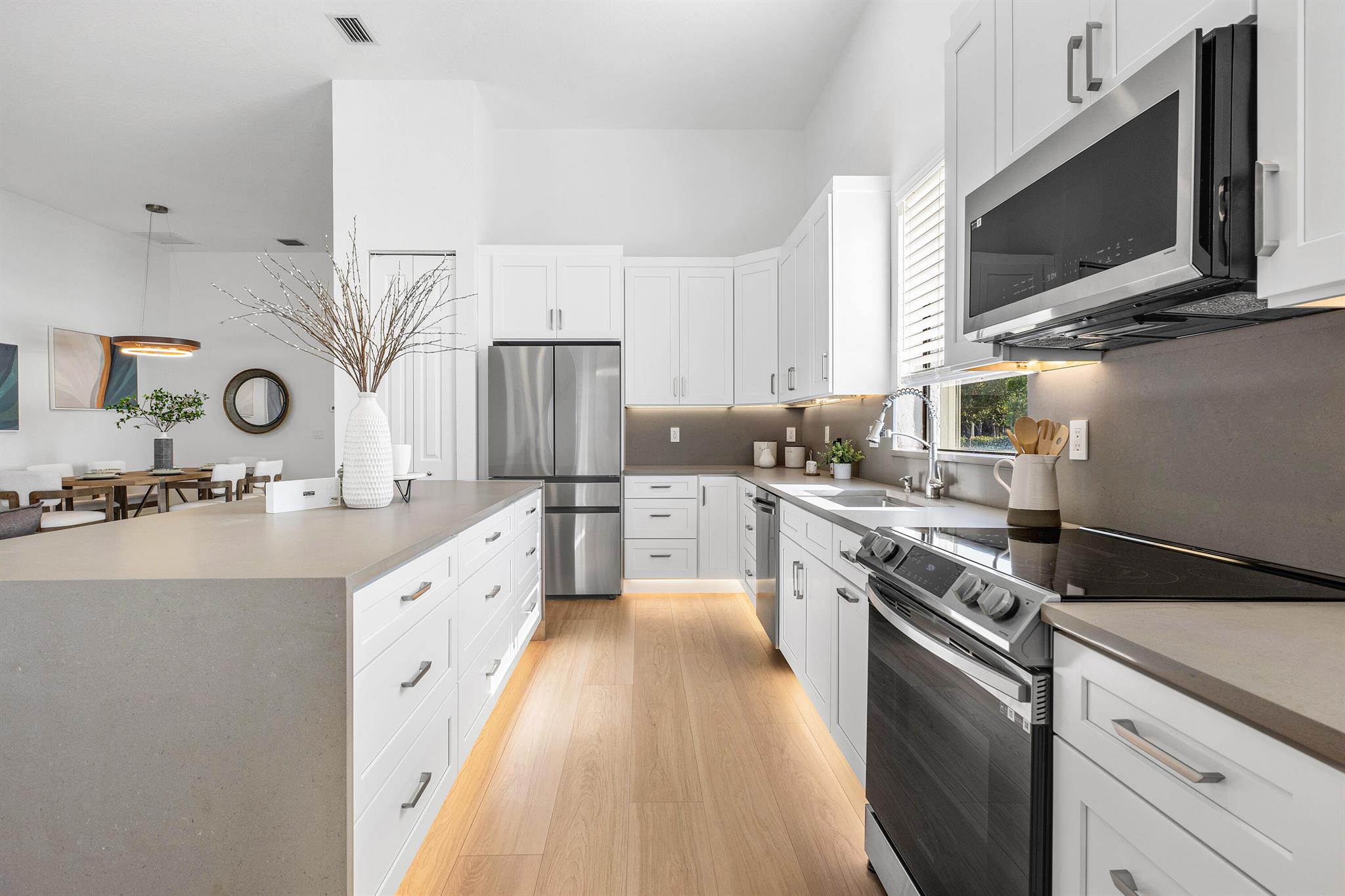 9508 Tivoli Isles Boulevard