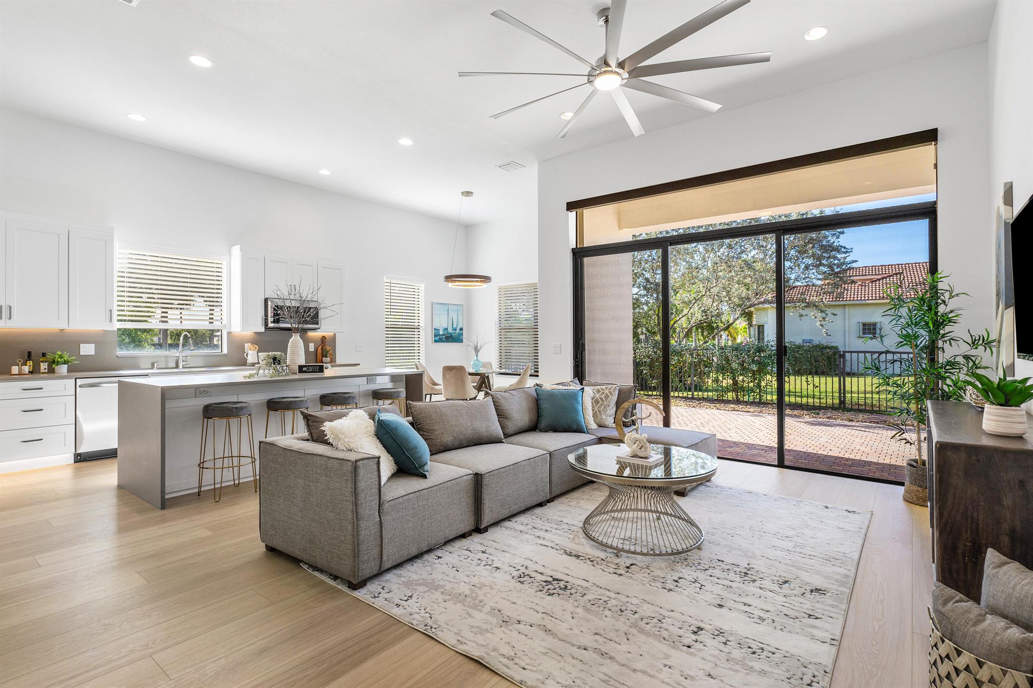 9508 Tivoli Isles Boulevard