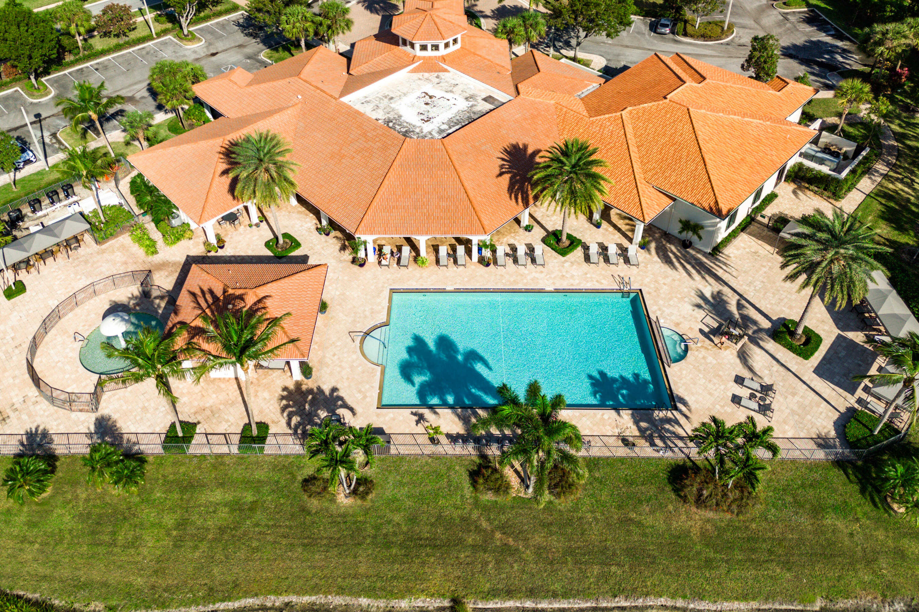 9508 Tivoli Isles Boulevard