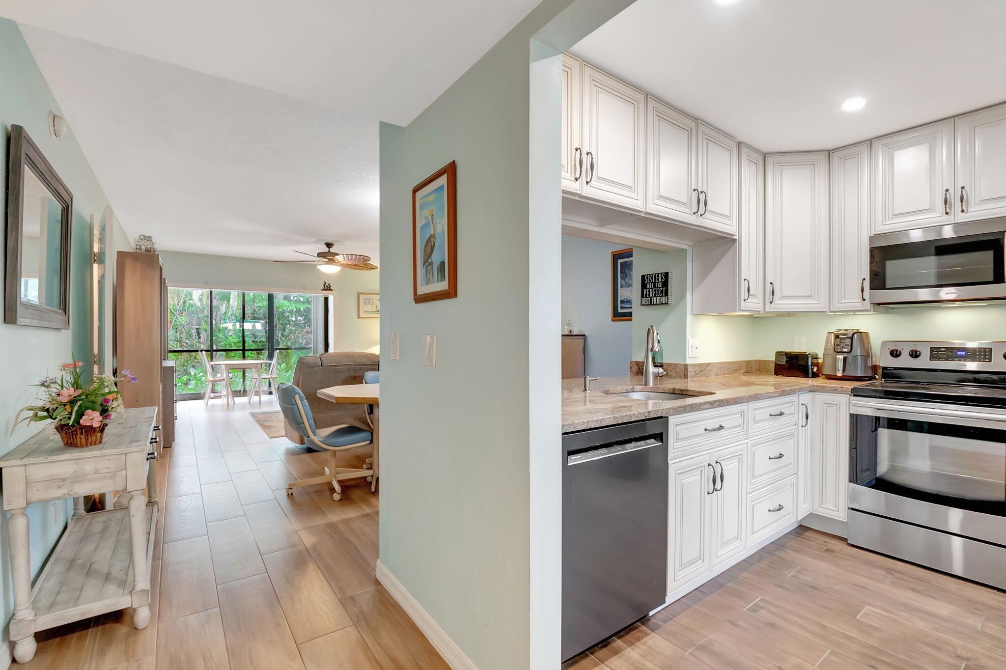 1405 S Federal Highway 117