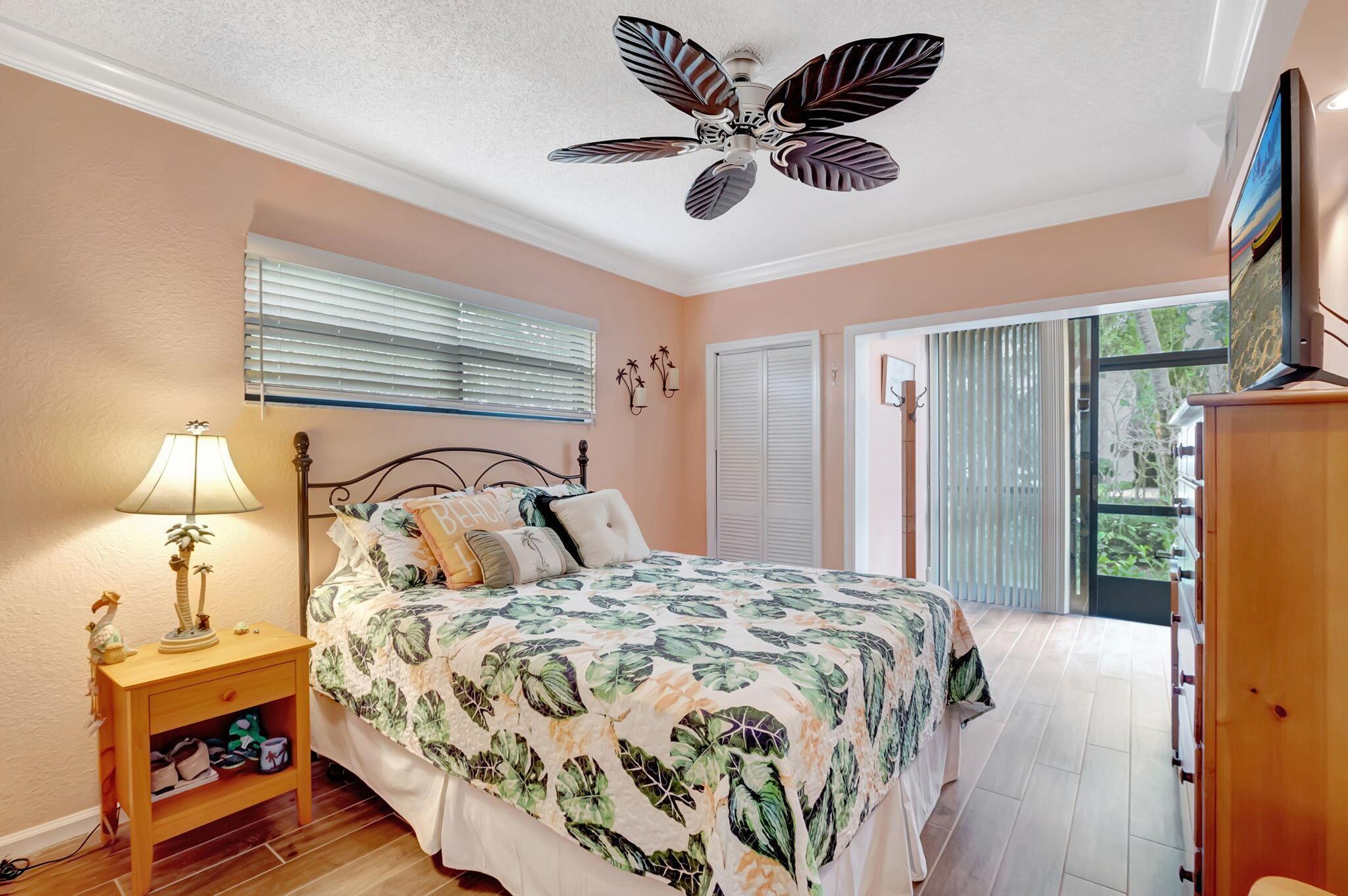 1405 S Federal Highway 117