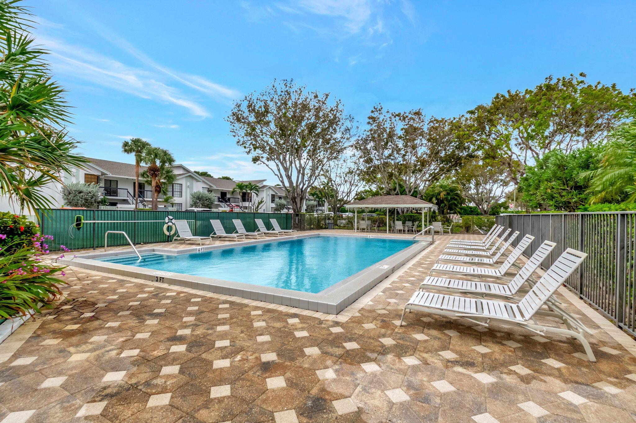 1405 S Federal Highway 117