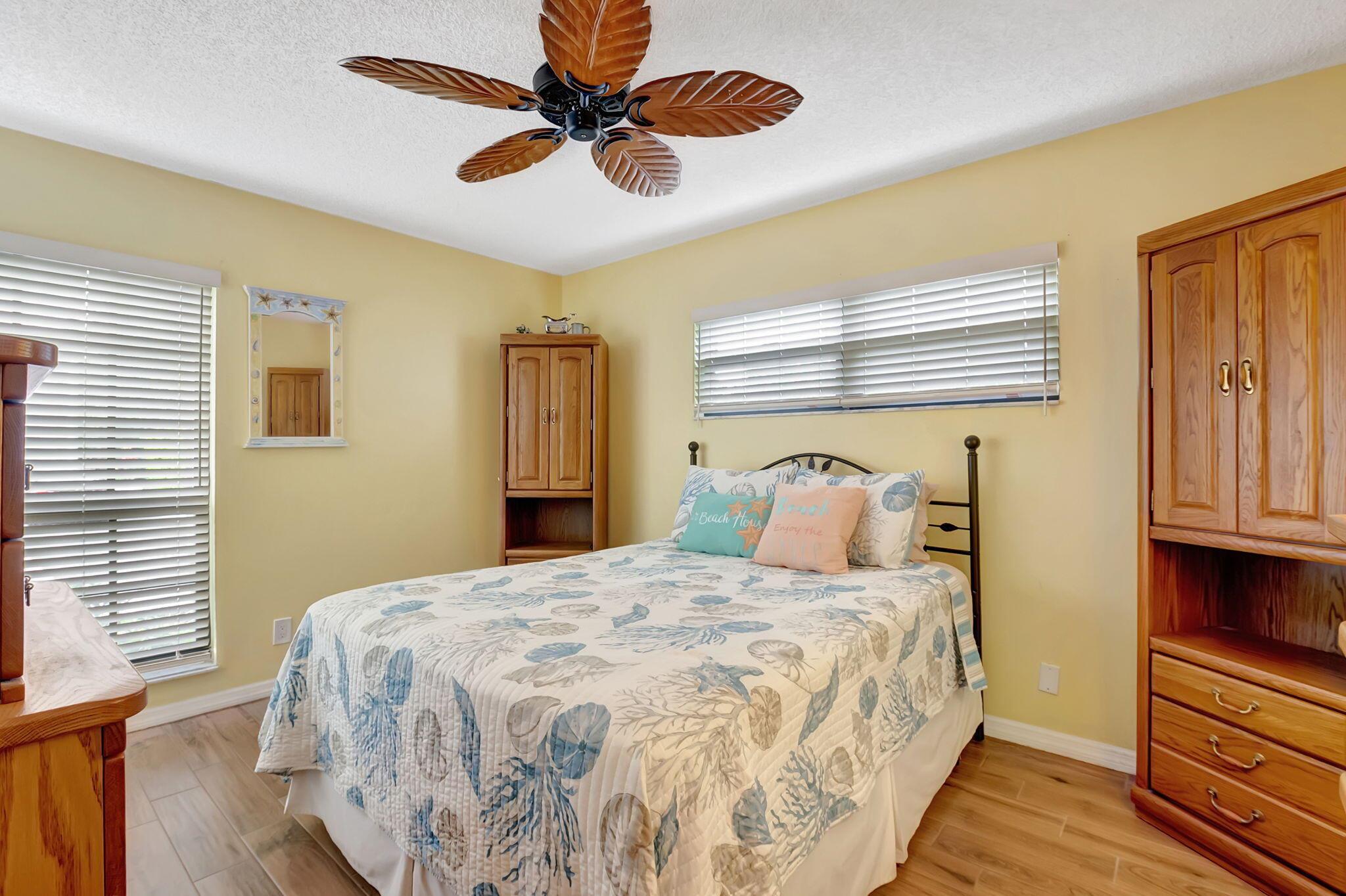 1405 S Federal Highway 117