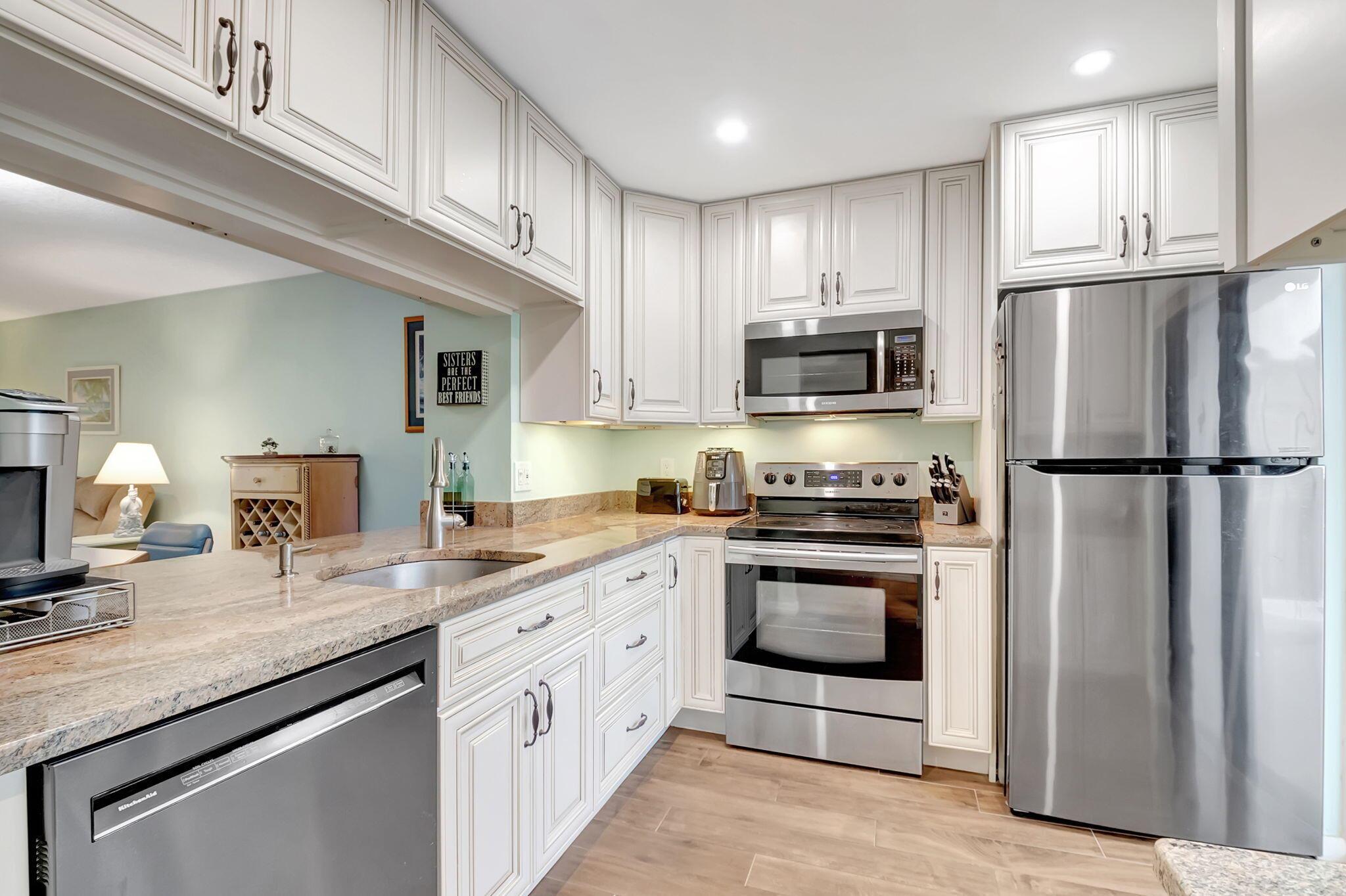 1405 S Federal Highway 117