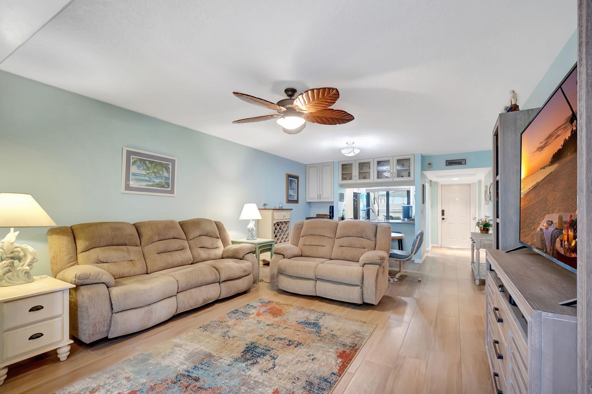 1405 S Federal Highway 117