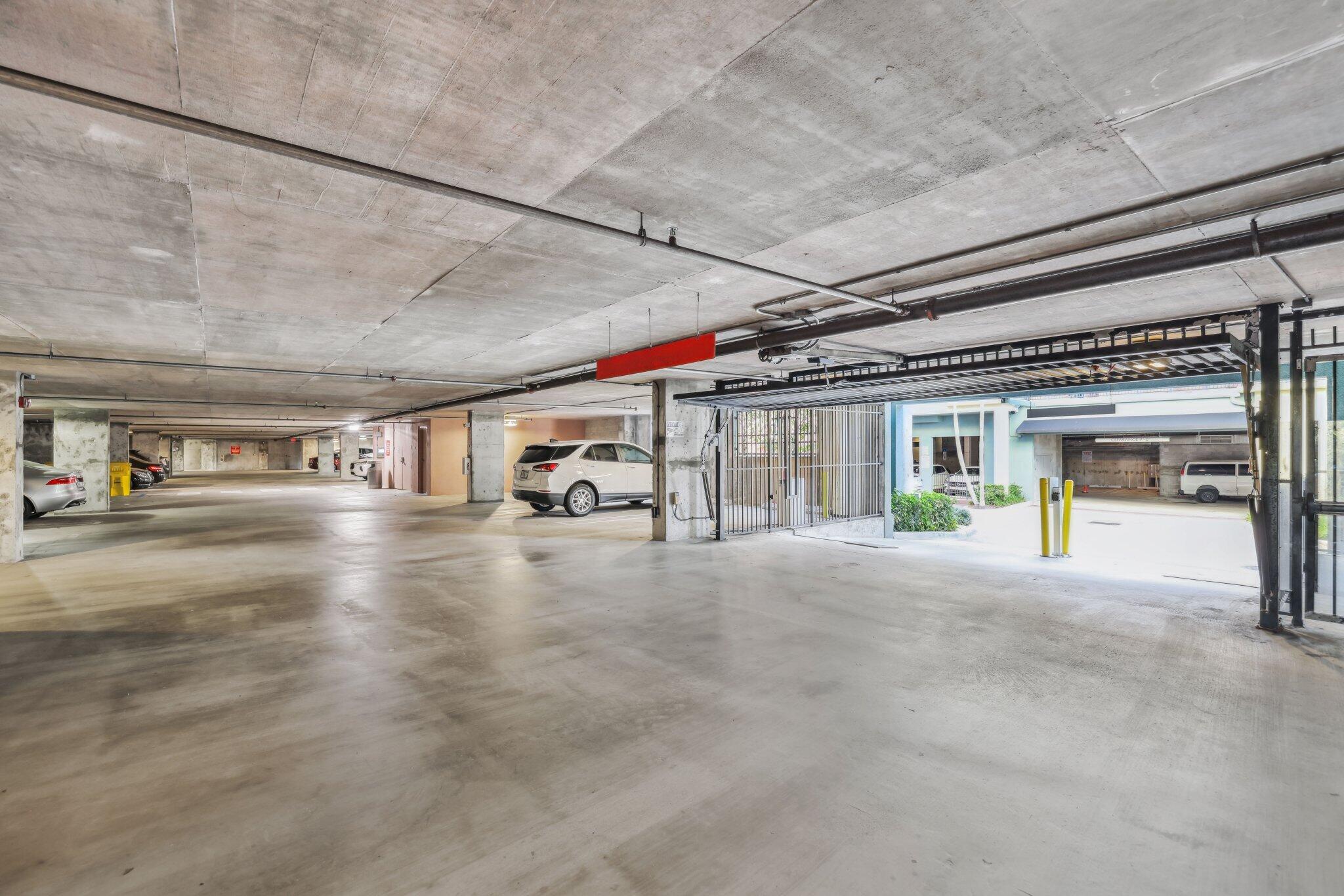 225 NE 1st Street 204