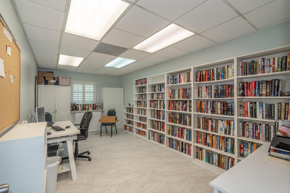 2340 SW 22nd 302 Avenue 302