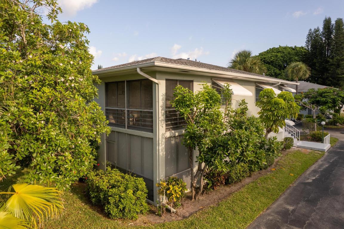 2340 SW 22nd 302 Avenue 302