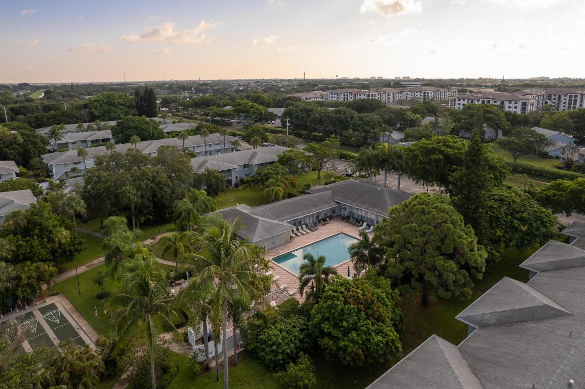 2340 SW 22nd 302 Avenue 302