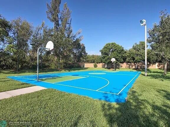 1142 SW 44th Way