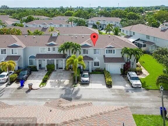 1142 SW 44th Way