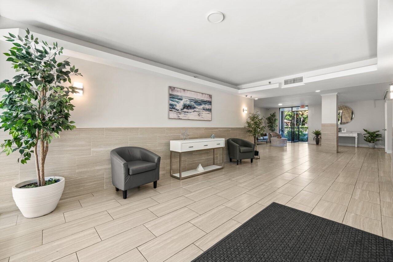 955 Egret Circle 408