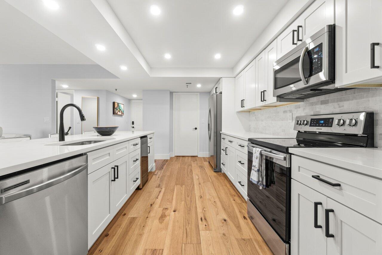 955 Egret Circle 408