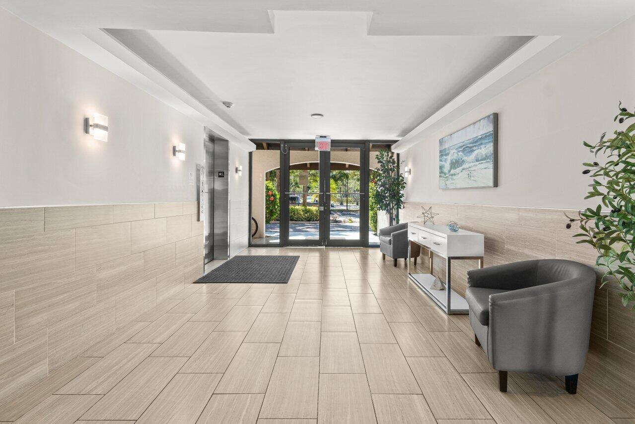 955 Egret Circle 408