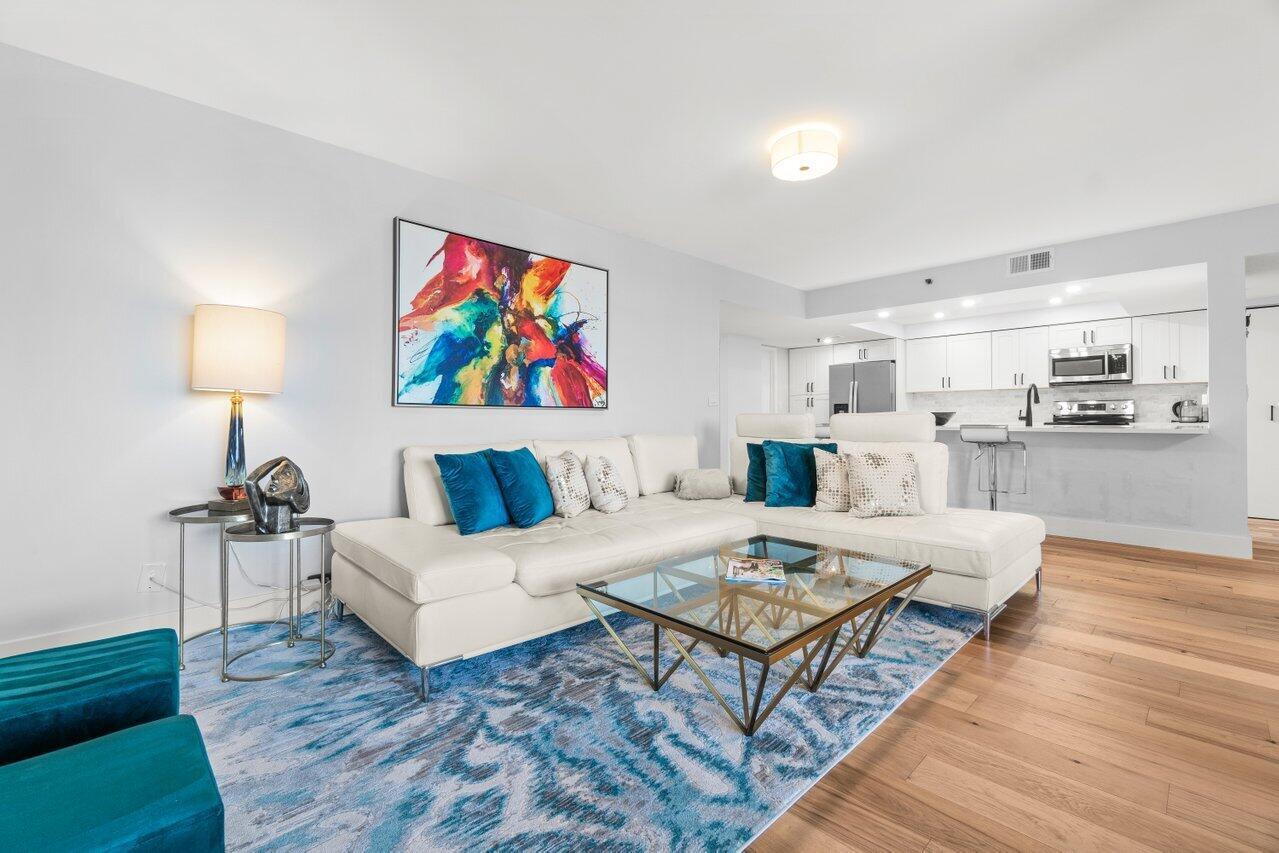 955 Egret Circle 408