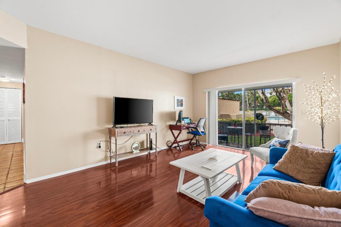 290 W Palmetto Park Road 114