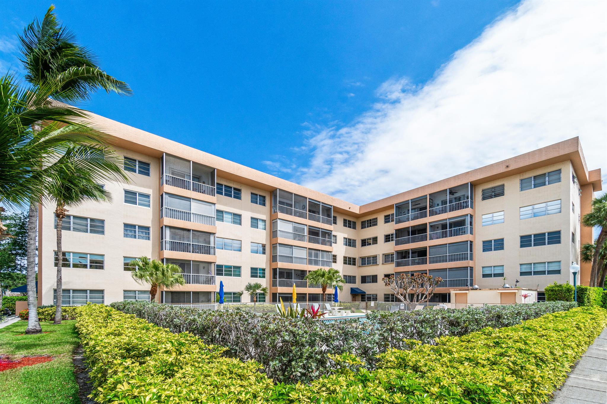 290 W Palmetto Park Road 114