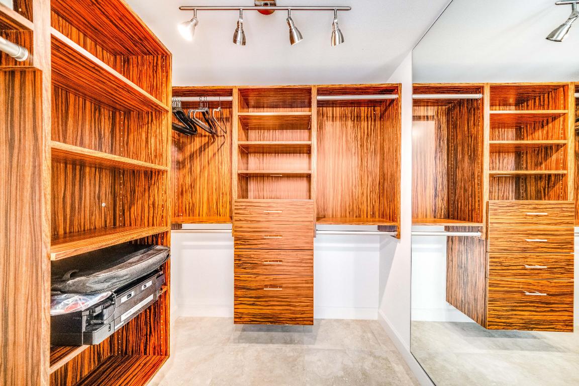 2155 S Ocean Boulevard 9