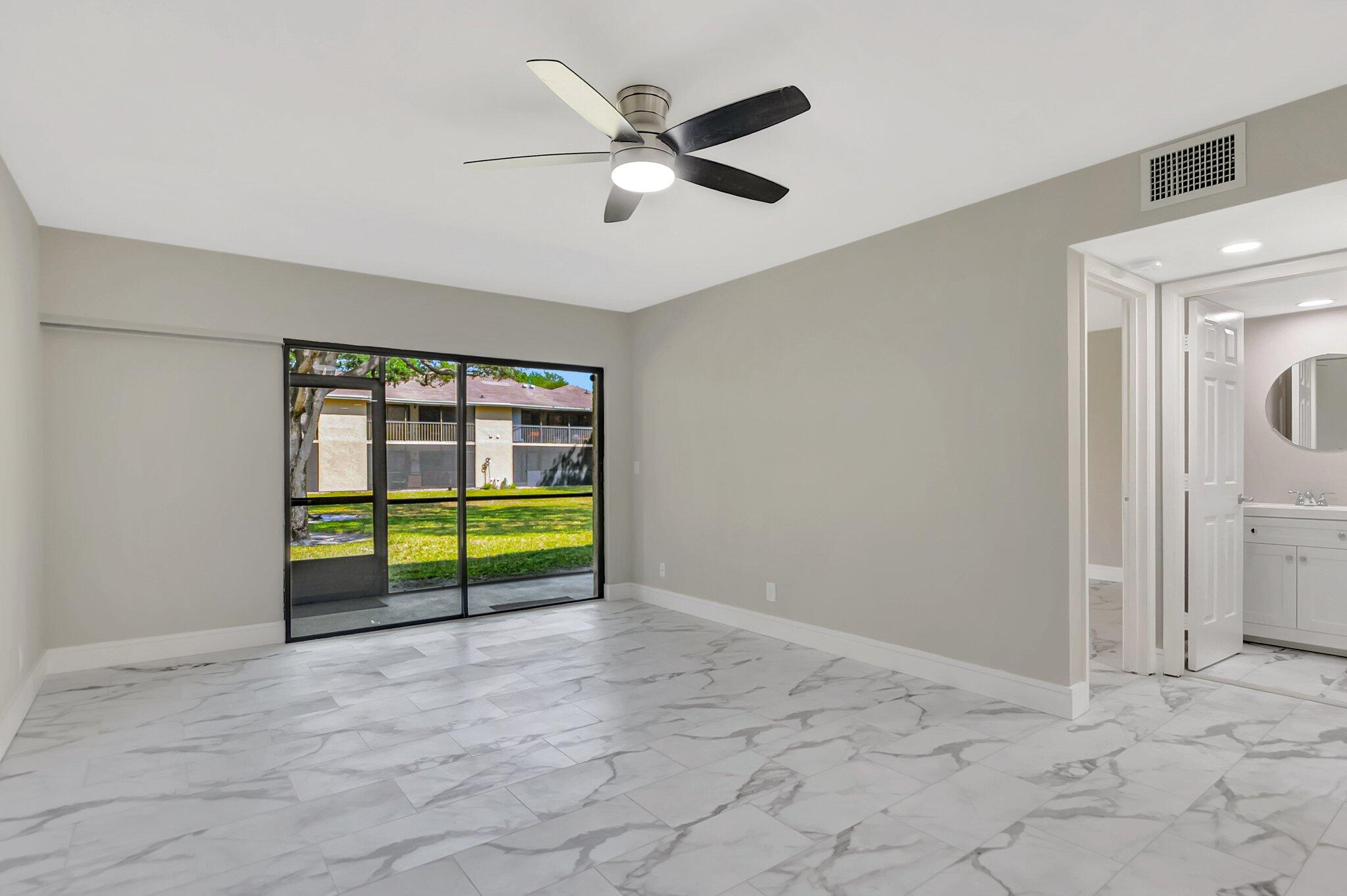 3939 NE 5th Avenue B105