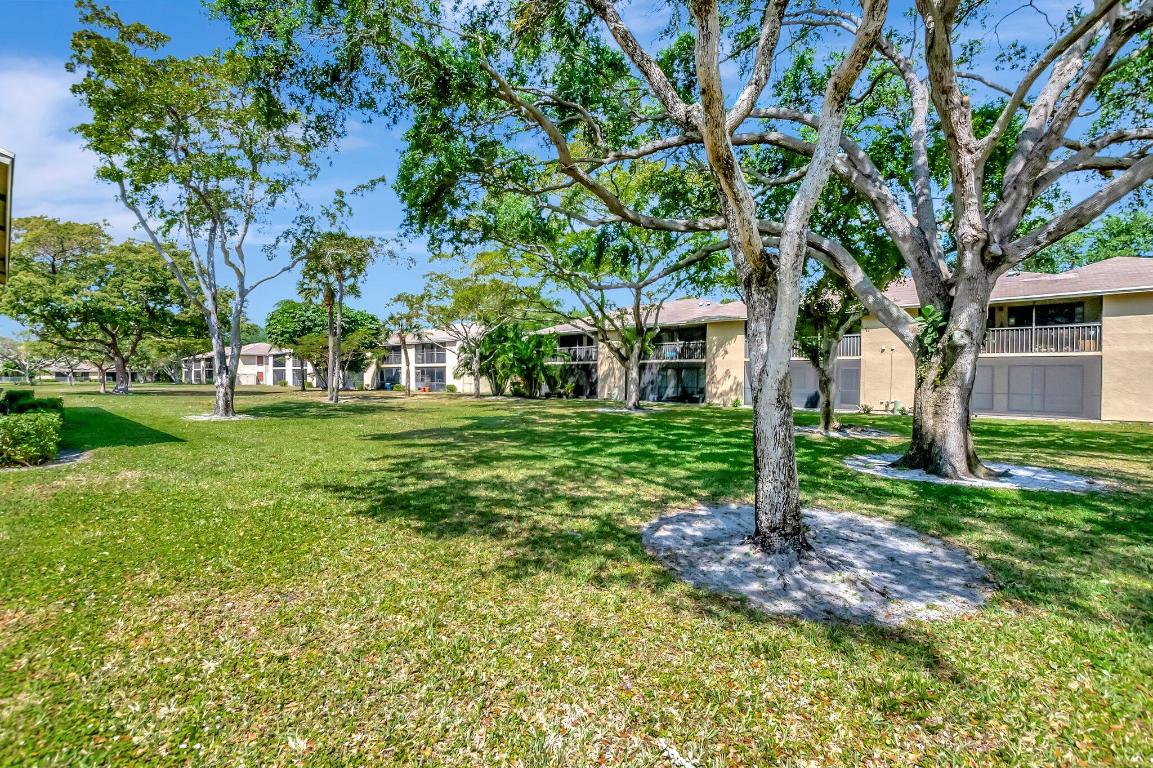 3939 NE 5th Avenue B105