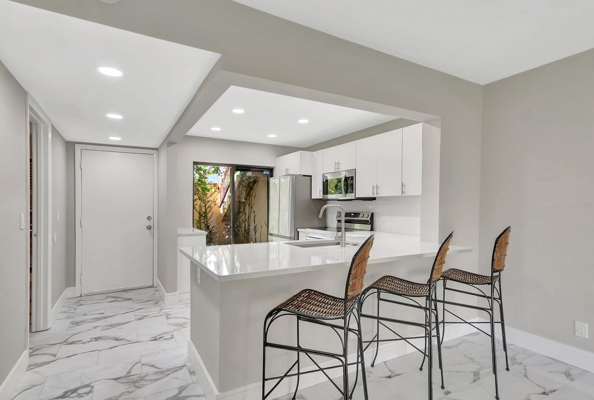 3939 NE 5th Avenue B105