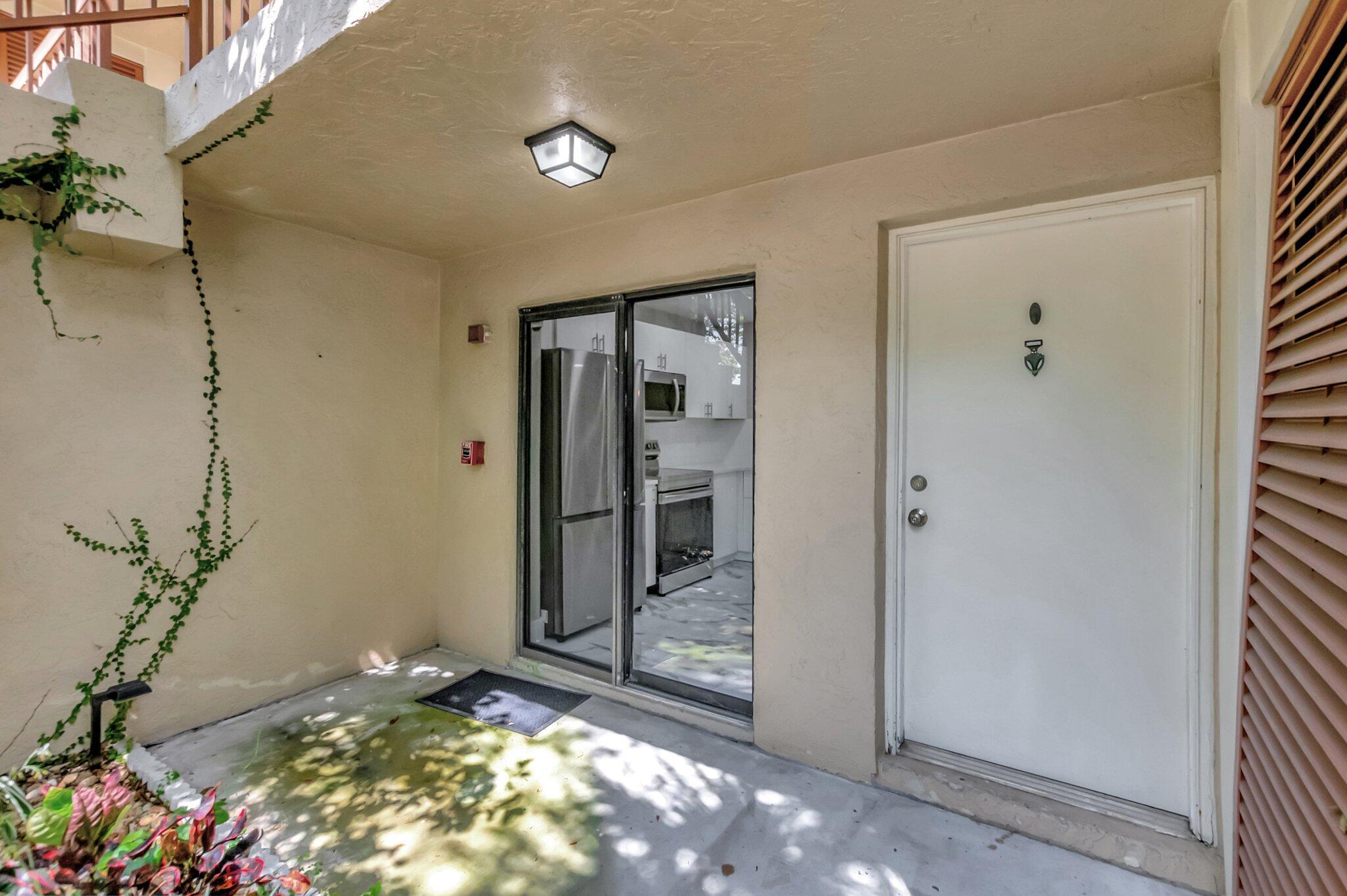 3939 NE 5th Avenue B105