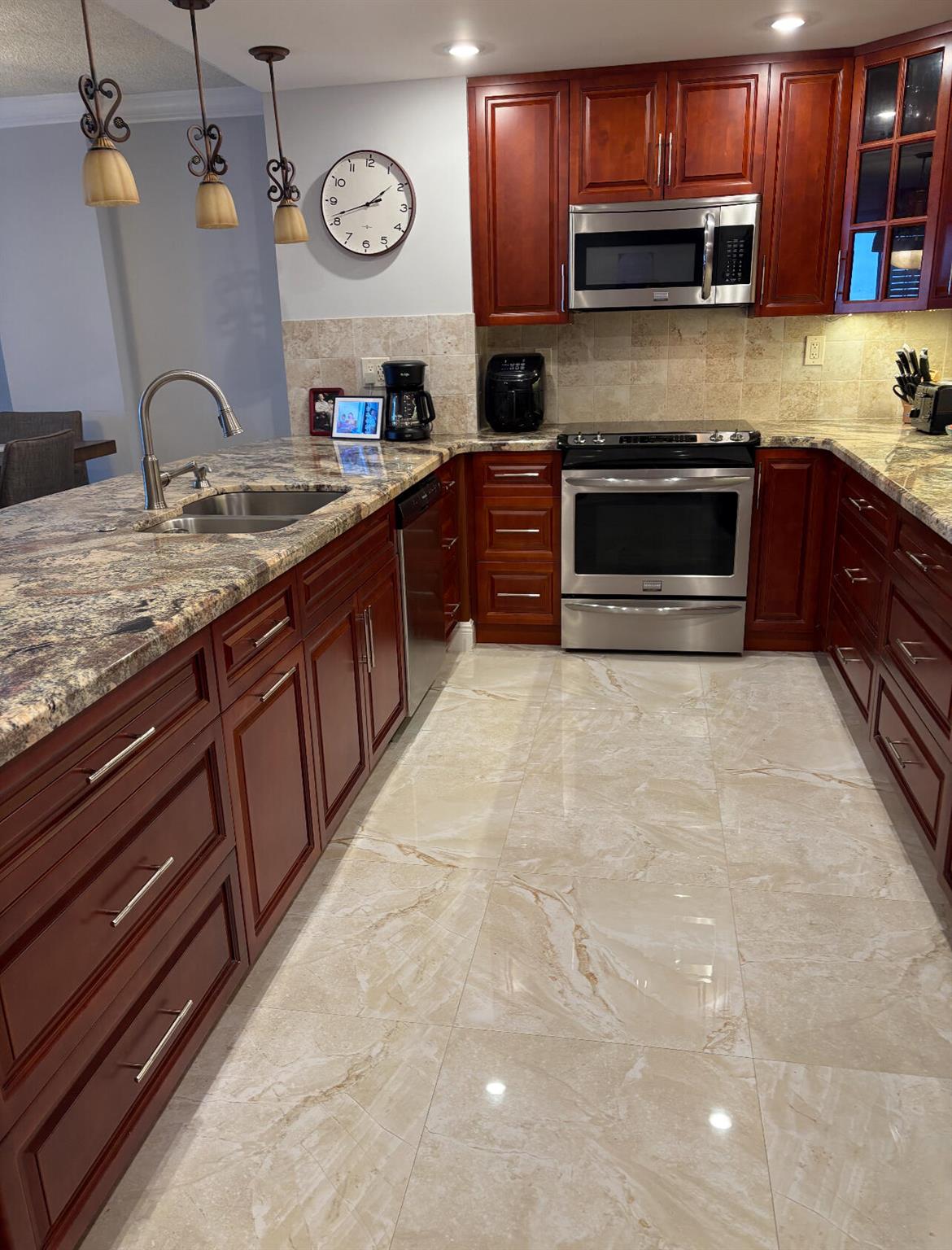 1150 Hillsboro Mile 508