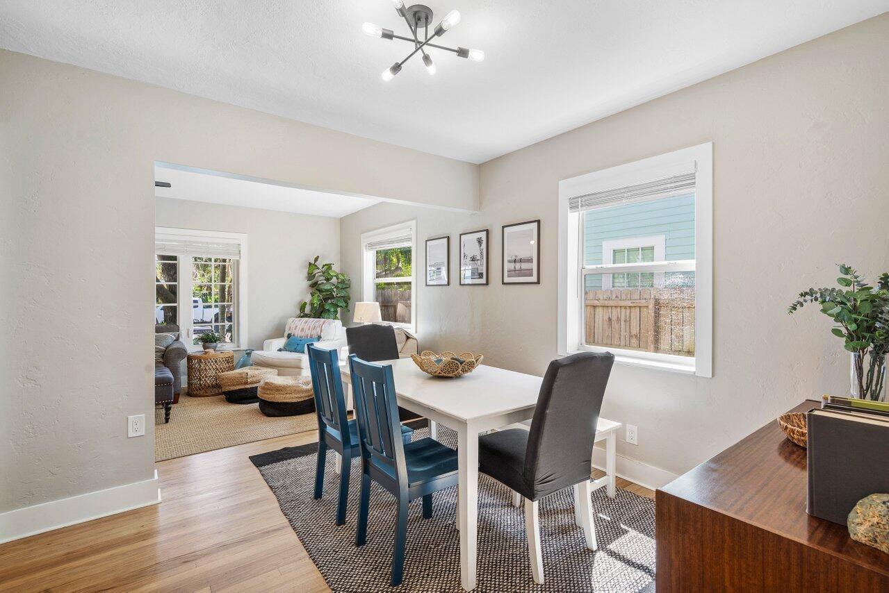 215 S Palmway