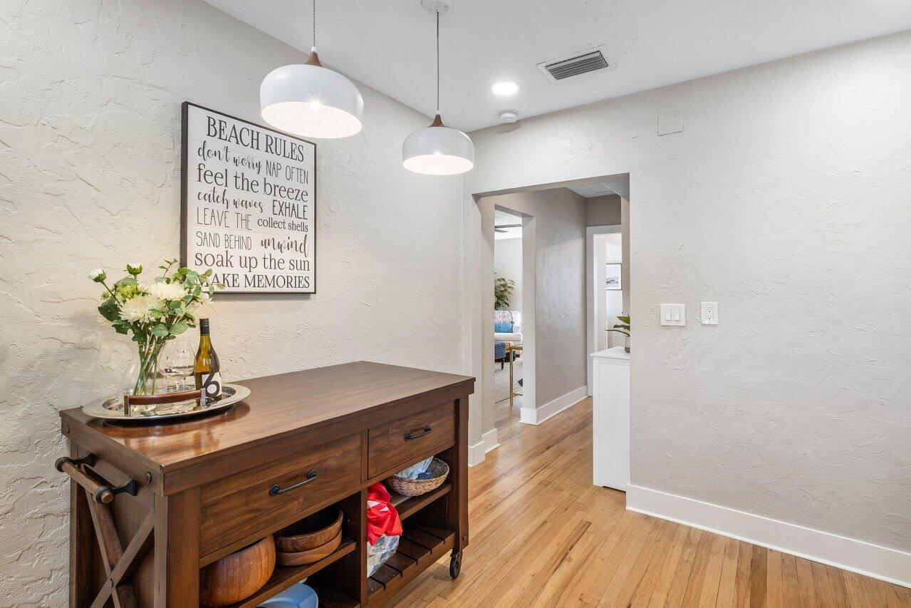 215 S Palmway