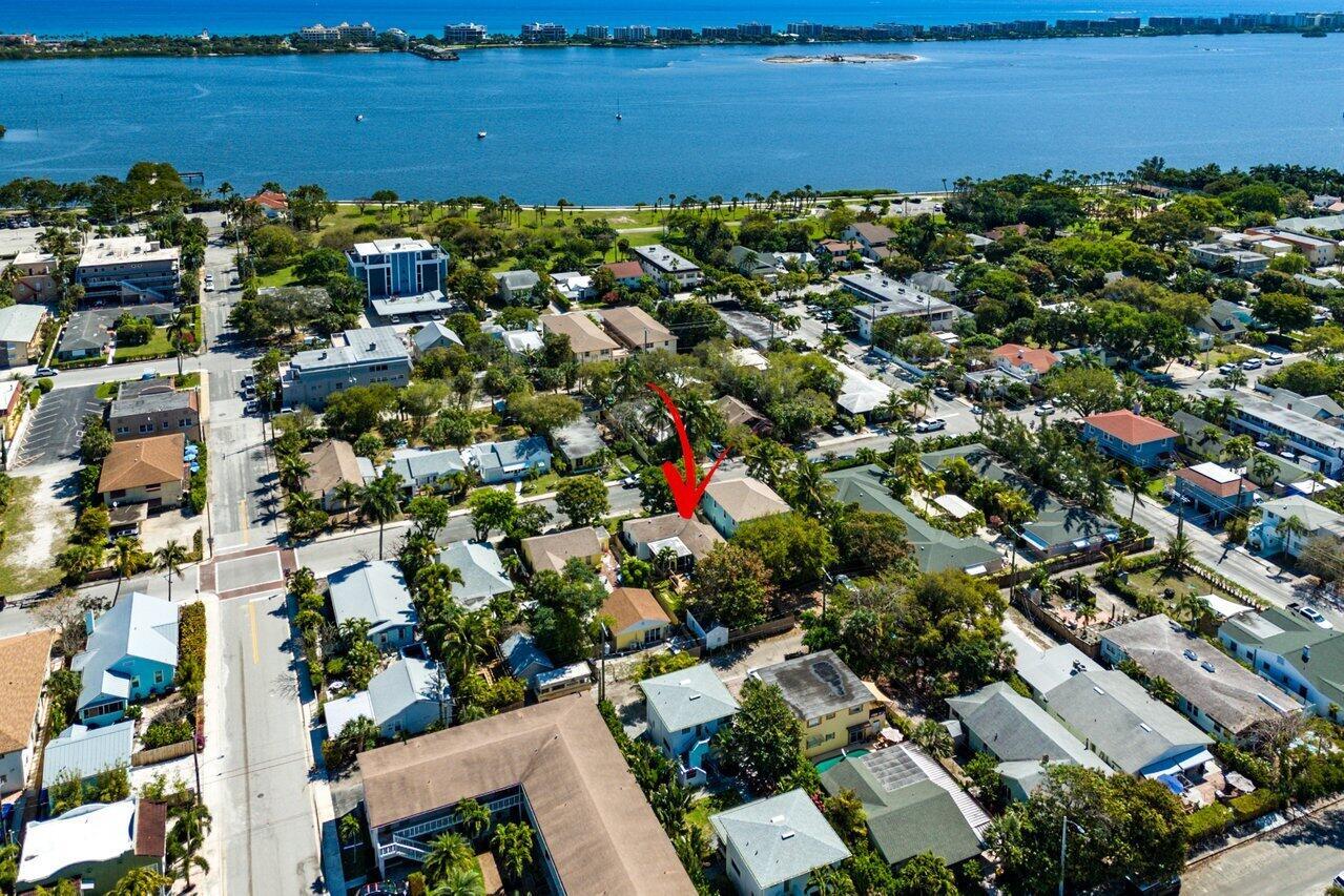 215 S Palmway