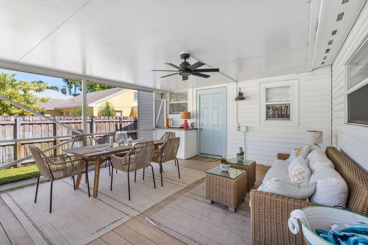 215 S Palmway