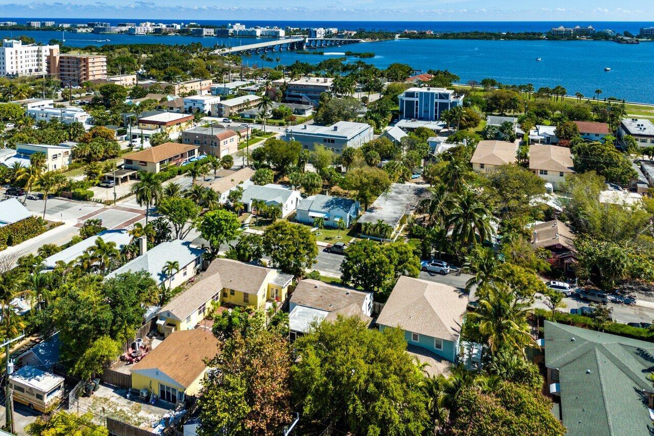 215 S Palmway