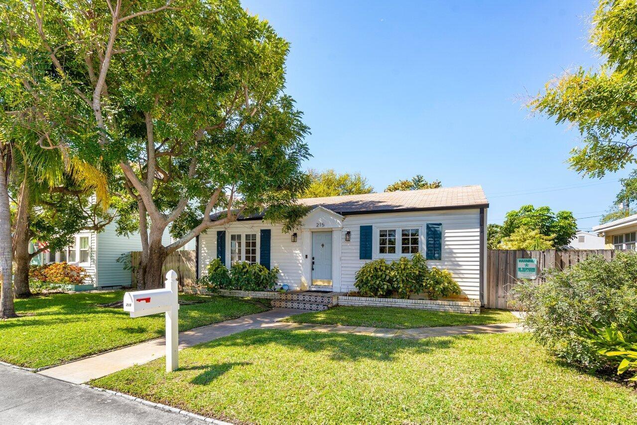 215 S Palmway