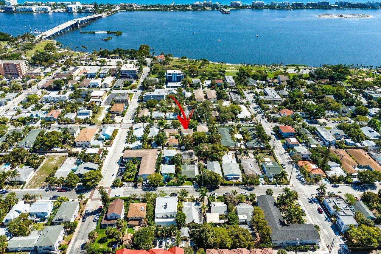 215 S Palmway