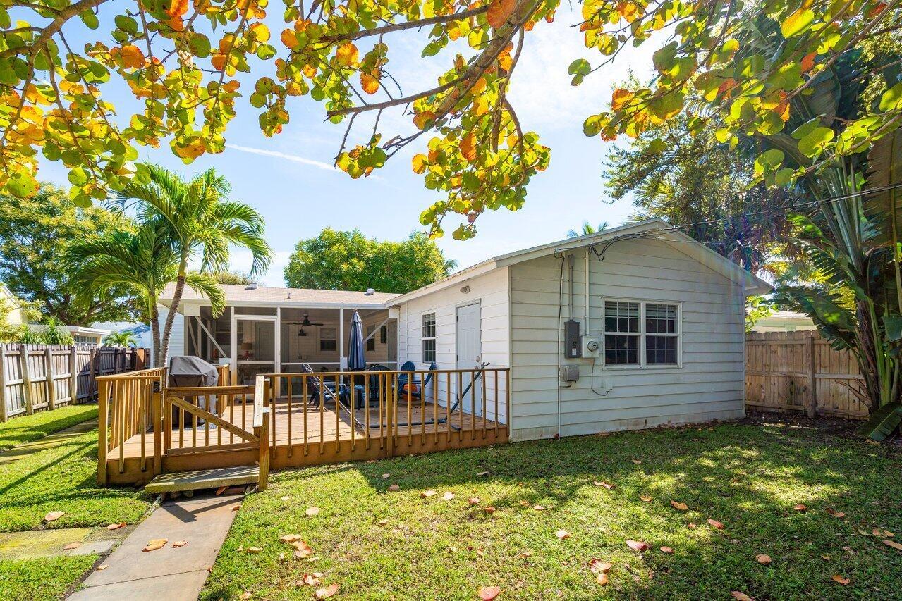 215 S Palmway