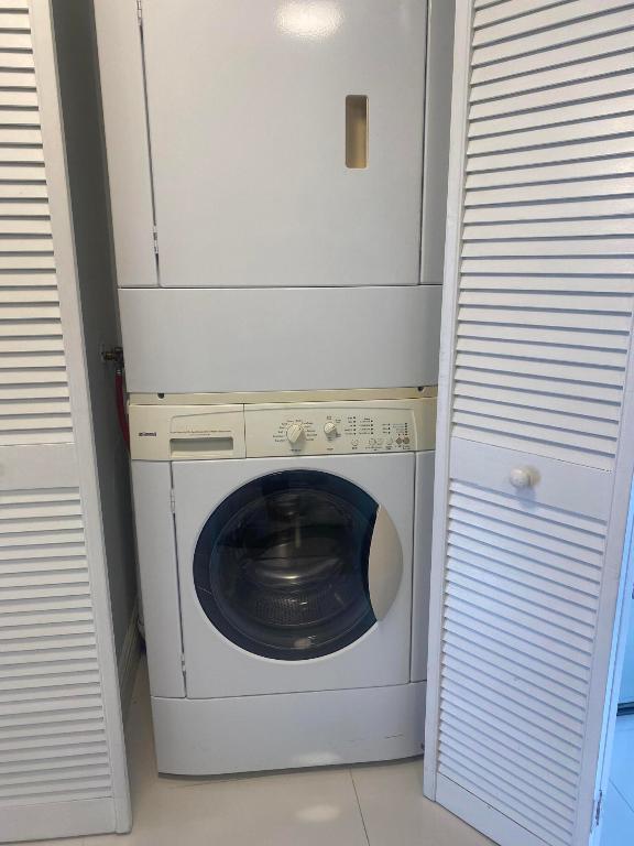 2860 SW 22nd Avenue 4060