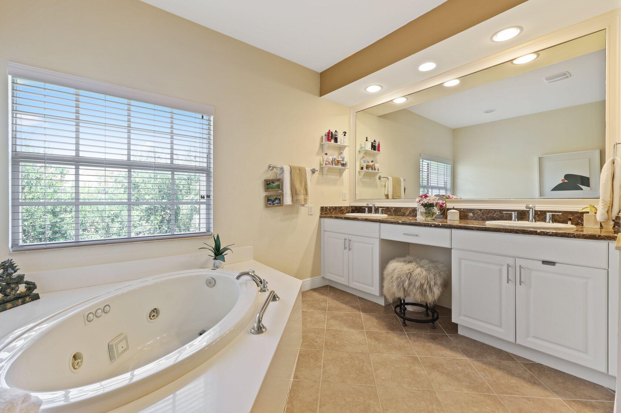 5530 NE Trieste Terrace 5530