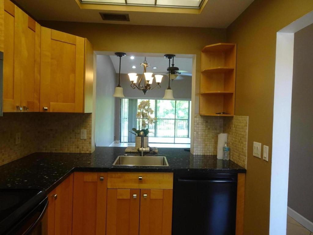 2339 SW 15th Street 16