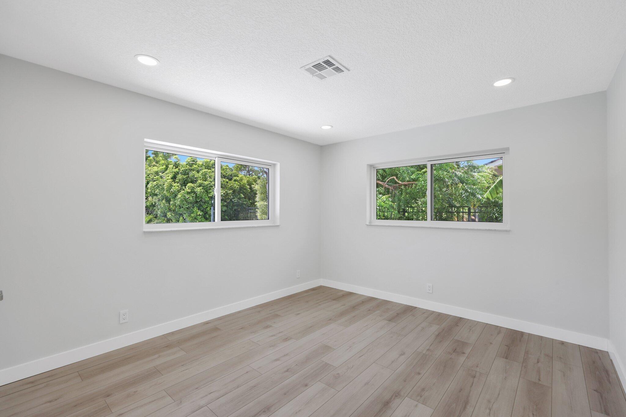 3384 Lakeview Drive
