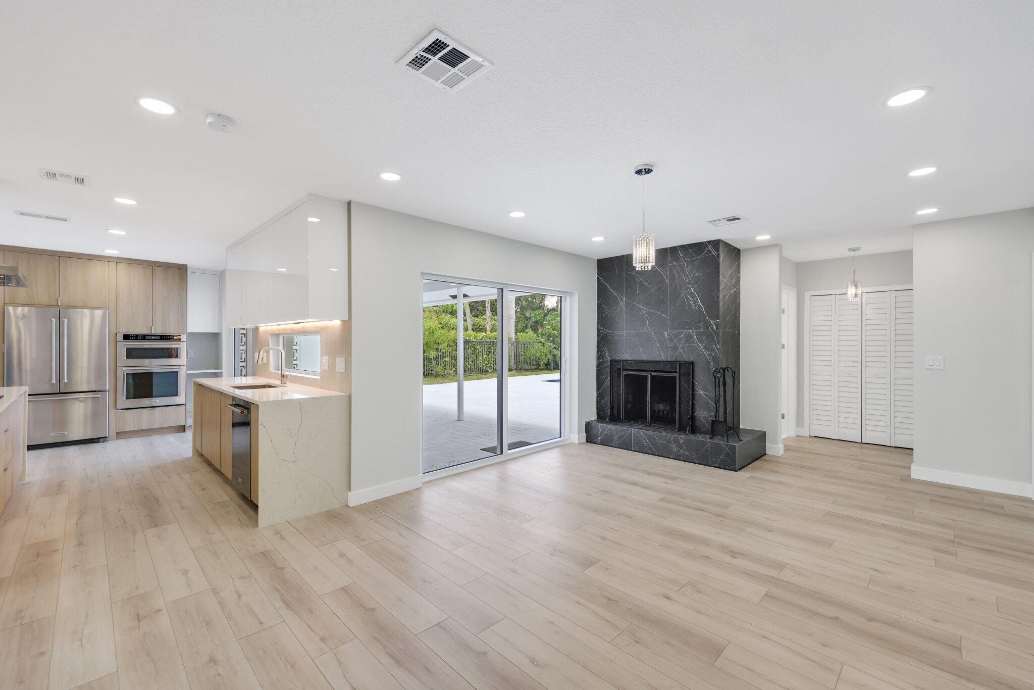 3384 Lakeview Drive
