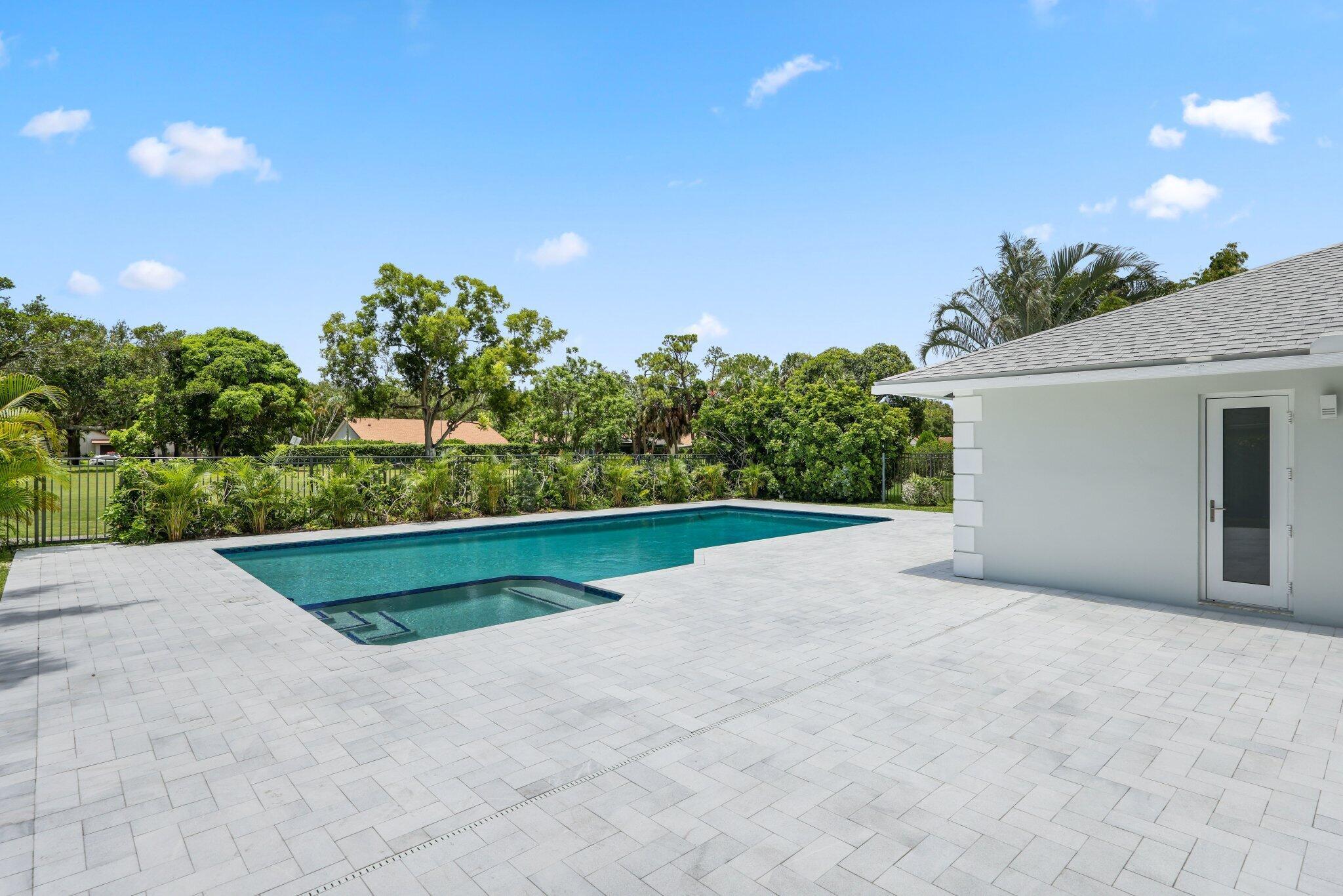 3384 Lakeview Drive