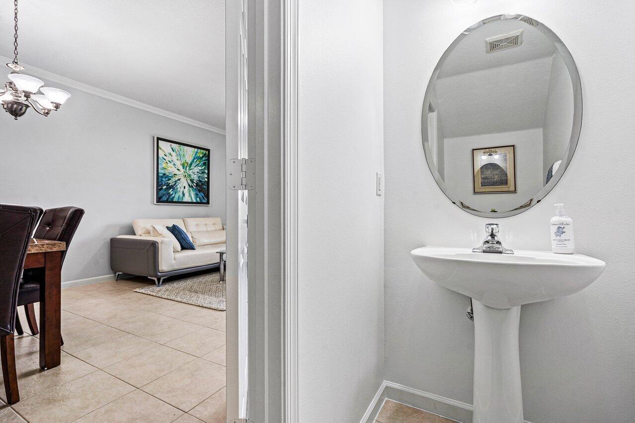 9899 Porta Leona Lane 9899