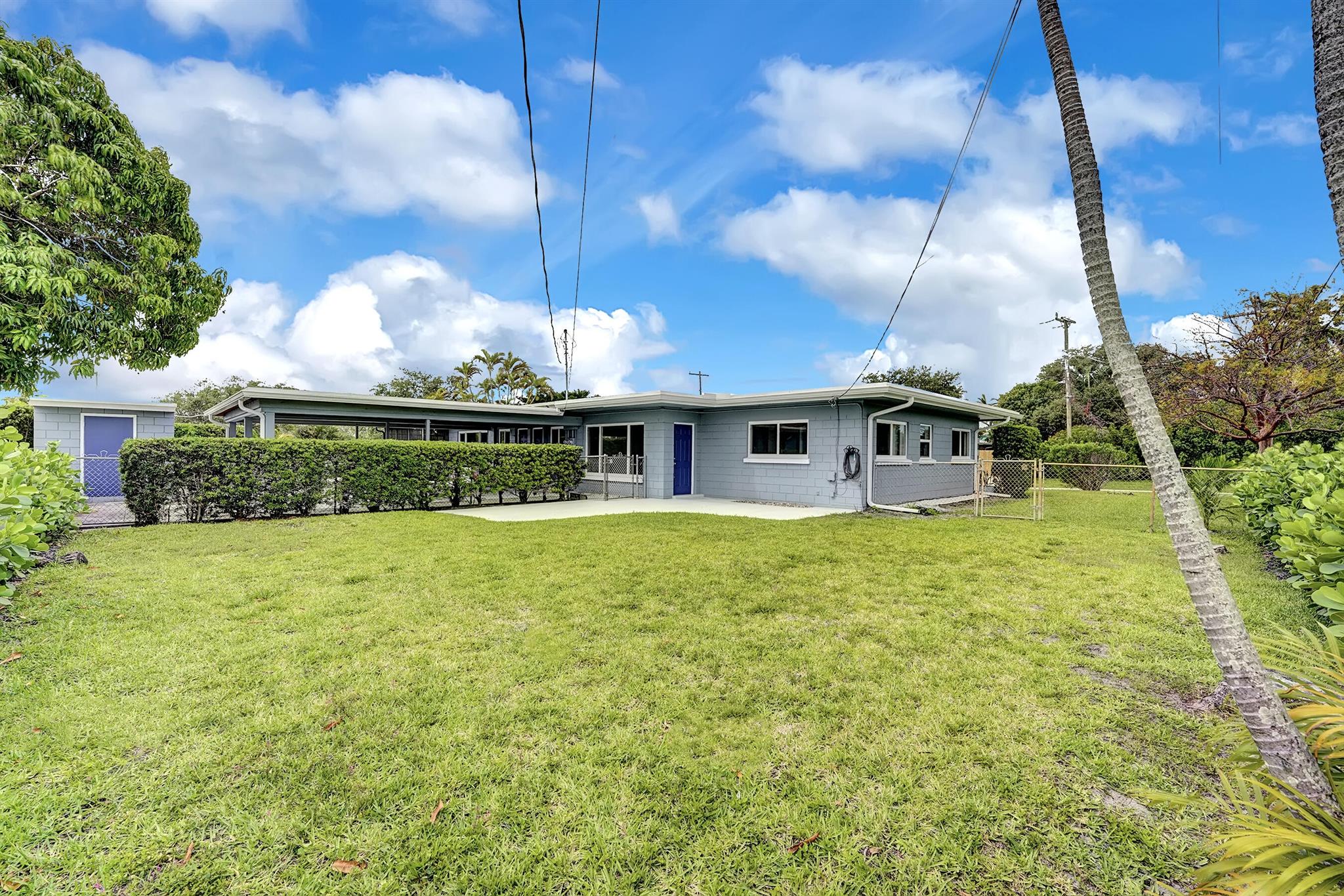 208 NW 1st Street 208