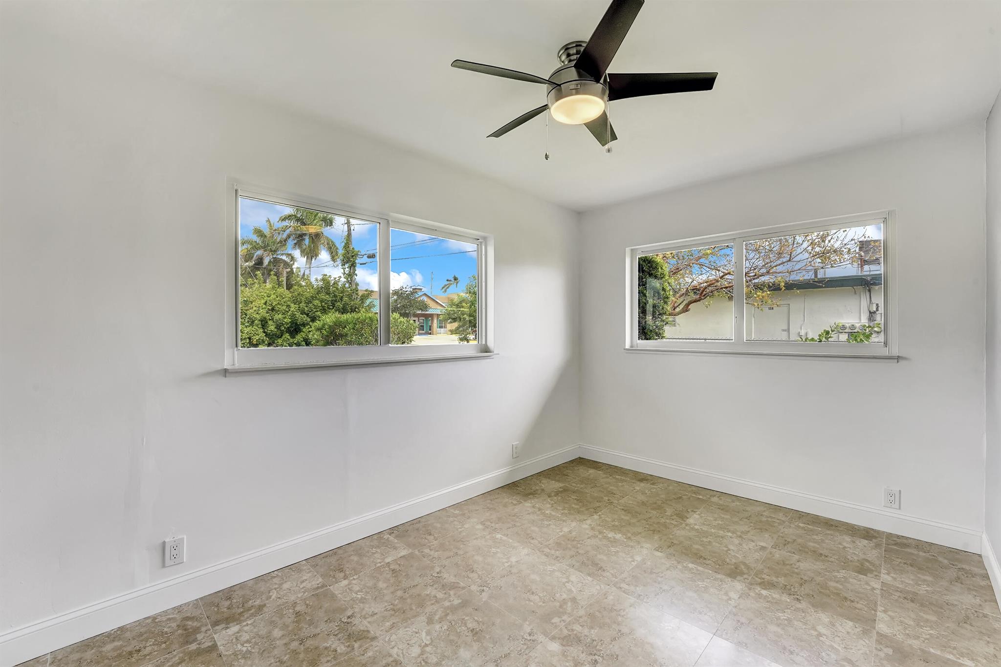 208 NW 1st Street 208